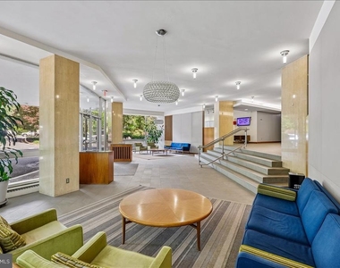 4200 Cathedral Avenue Nw - Photo Thumbnail 9