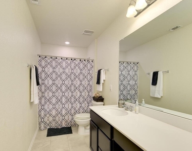 1304 Decatur Ct - Photo Thumbnail 24