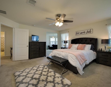 1304 Decatur Ct - Photo Thumbnail 15