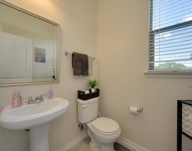 1304 Decatur Ct - Photo Thumbnail 14