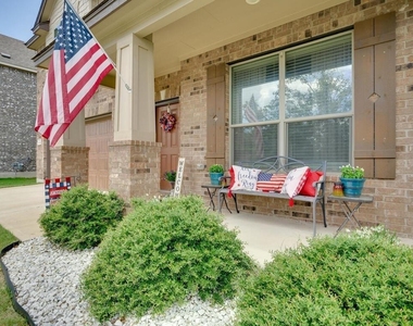 1304 Decatur Ct - Photo Thumbnail 3