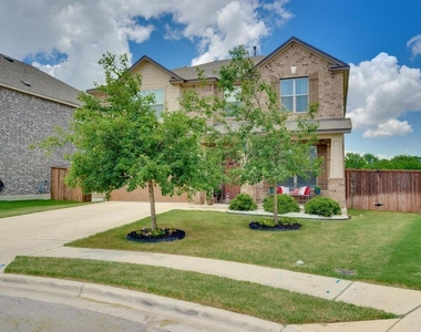 1304 Decatur Ct - Photo Thumbnail 2