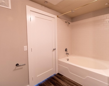 3016 Guadalupe St - Photo Thumbnail 19
