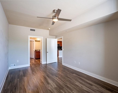 3016 Guadalupe St - Photo Thumbnail 10