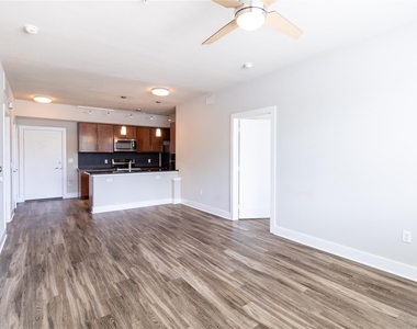 3016 Guadalupe St - Photo Thumbnail 8