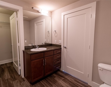 3016 Guadalupe St - Photo Thumbnail 18