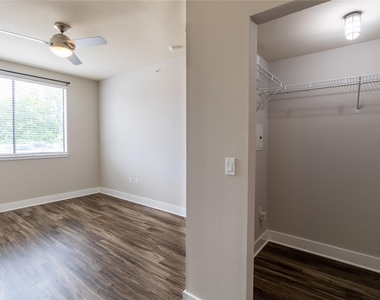 3016 Guadalupe St - Photo Thumbnail 13
