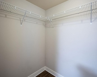 3016 Guadalupe St - Photo Thumbnail 12