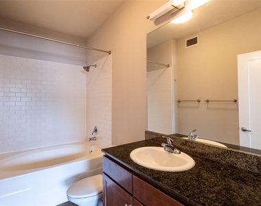 3016 Guadalupe St - Photo Thumbnail 14