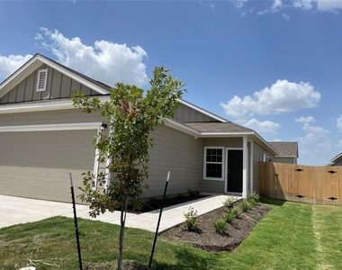 1104 Minnow Ln - Photo Thumbnail 1