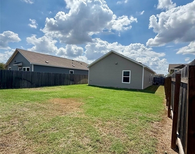 1104 Minnow Ln - Photo Thumbnail 20