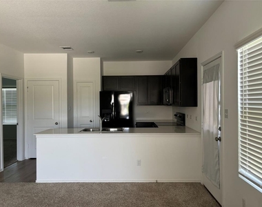 1104 Minnow Ln - Photo Thumbnail 2