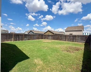 1104 Minnow Ln - Photo Thumbnail 19