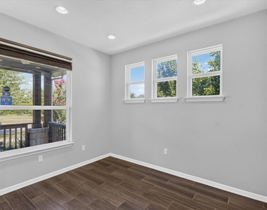 8901 Panhandle Dr - Photo Thumbnail 4