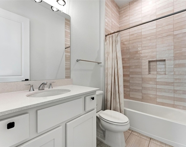 704 Prairie Clover Dr - Photo Thumbnail 23
