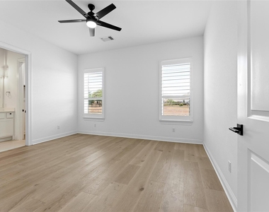 704 Prairie Clover Dr - Photo Thumbnail 26