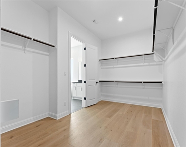 704 Prairie Clover Dr - Photo Thumbnail 16