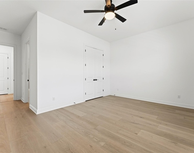 704 Prairie Clover Dr - Photo Thumbnail 20