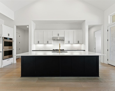 704 Prairie Clover Dr - Photo Thumbnail 6