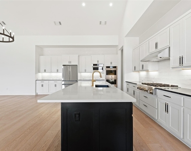 704 Prairie Clover Dr - Photo Thumbnail 9