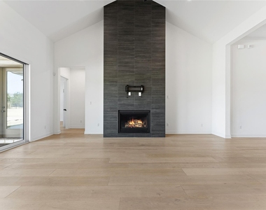 704 Prairie Clover Dr - Photo Thumbnail 4