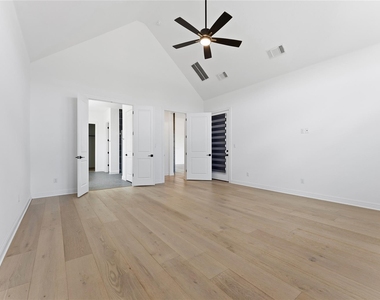 704 Prairie Clover Dr - Photo Thumbnail 31