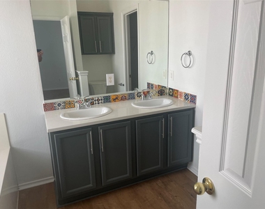1416 Fort Lloyd Pl - Photo Thumbnail 11