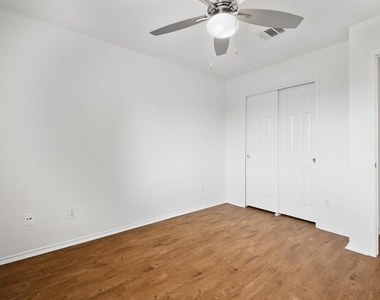 1416 Fort Lloyd Pl - Photo Thumbnail 7