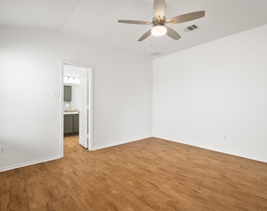 1416 Fort Lloyd Pl - Photo Thumbnail 8