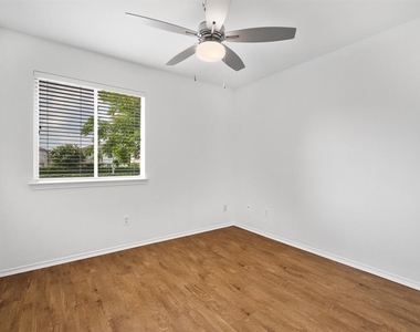 1416 Fort Lloyd Pl - Photo Thumbnail 10