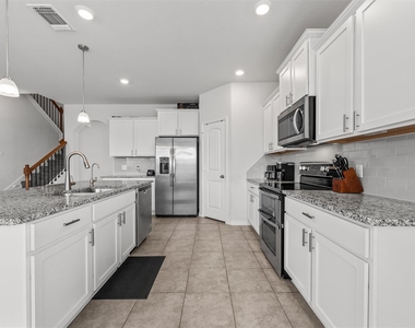 6113 Lavaca Dr - Photo Thumbnail 8