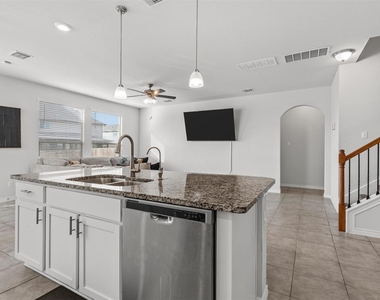 6113 Lavaca Dr - Photo Thumbnail 7