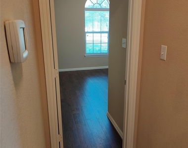 1707 Oakland Dr - Photo Thumbnail 22