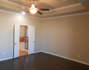 1707 Oakland Dr - Photo Thumbnail 16