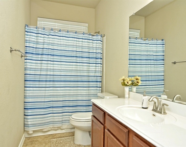 1707 Oakland Dr - Photo Thumbnail 13