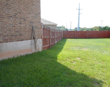 1707 Oakland Dr - Photo Thumbnail 29