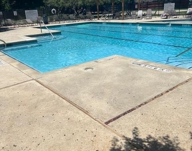 1707 Oakland Dr - Photo Thumbnail 32