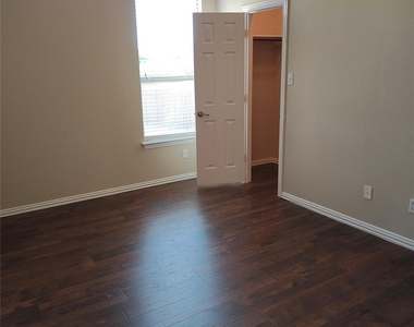 1707 Oakland Dr - Photo Thumbnail 25