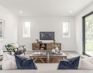 913 Tillery St - Photo Thumbnail 4