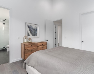 913 Tillery St - Photo Thumbnail 17