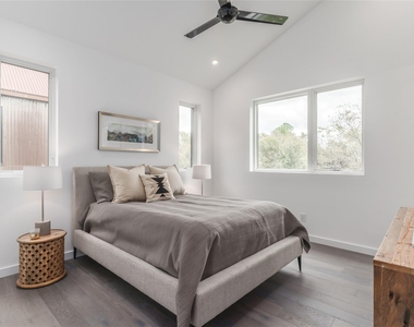 913 Tillery St - Photo Thumbnail 16