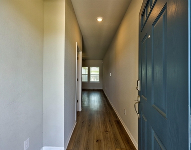 10205 Mager Ln - Photo Thumbnail 5