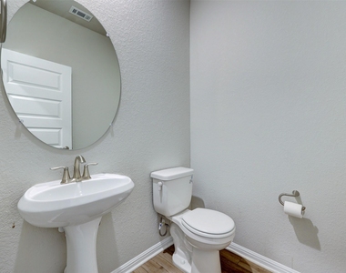 10205 Mager Ln - Photo Thumbnail 14