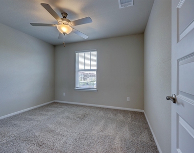 10205 Mager Ln - Photo Thumbnail 24