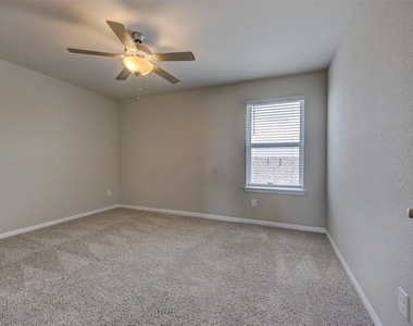 10205 Mager Ln - Photo Thumbnail 22