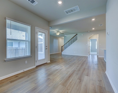 10205 Mager Ln - Photo Thumbnail 7