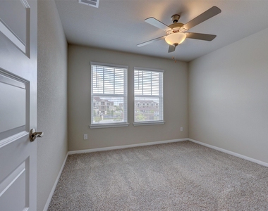 10205 Mager Ln - Photo Thumbnail 25