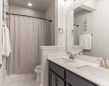 7100 Trissino Dr - Photo Thumbnail 11