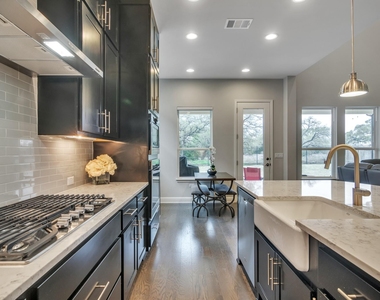 7100 Trissino Dr - Photo Thumbnail 8