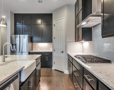 7100 Trissino Dr - Photo Thumbnail 4